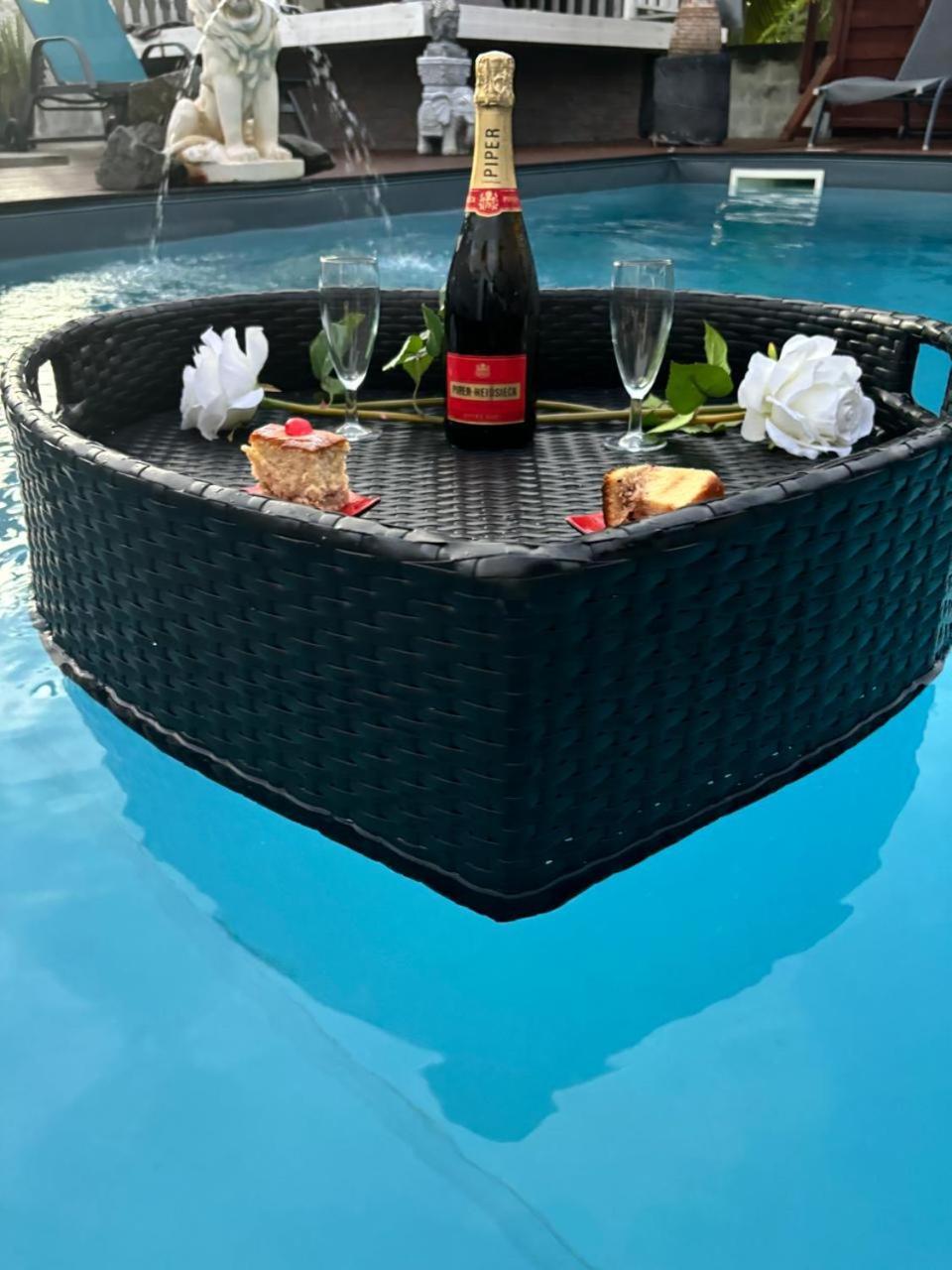 Zannanna F1 De Charme Tout Equipe Le Moule Avec Piscine Εξωτερικό φωτογραφία